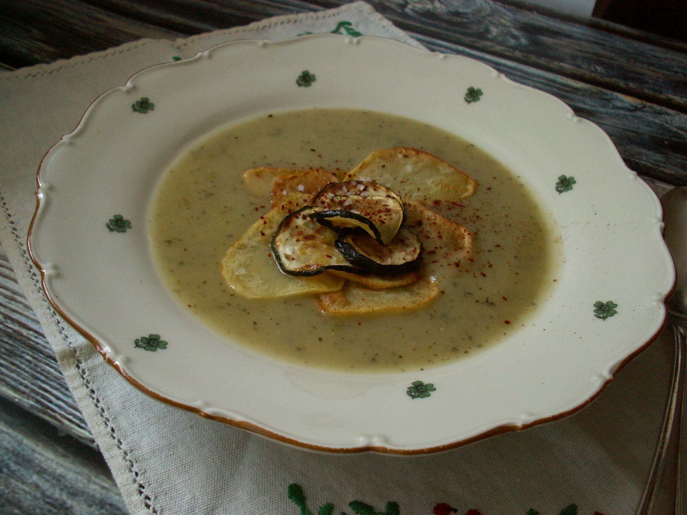 Kremowa zupa z ziemniaków i cukini