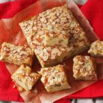 proste ciasto z rabarbarem z nutą pomarańczy i kardamonem