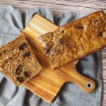 chleb żytni ze słonecznikiem i śliwkami